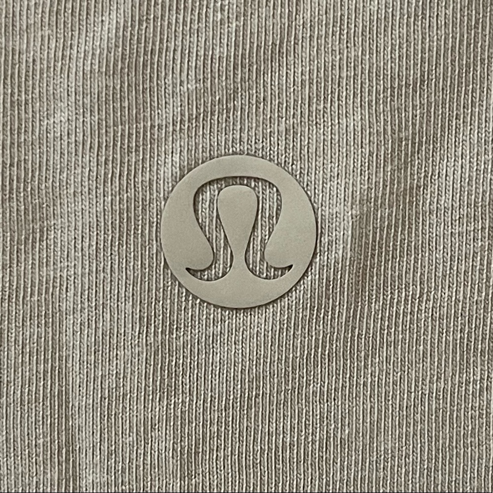 Lululemon never worn athlete top.